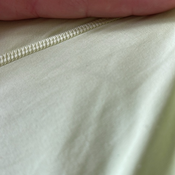 Lululemon Hotty Hot Shorts Crimson Green - Picture 3 of 3